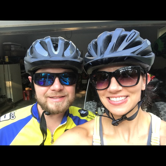 Meet poshers, Kelsey and Brian - Picture 2 of 5